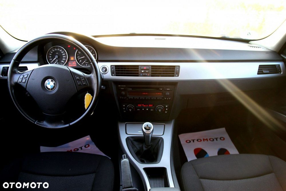 BMW Seria 3 325i - 13