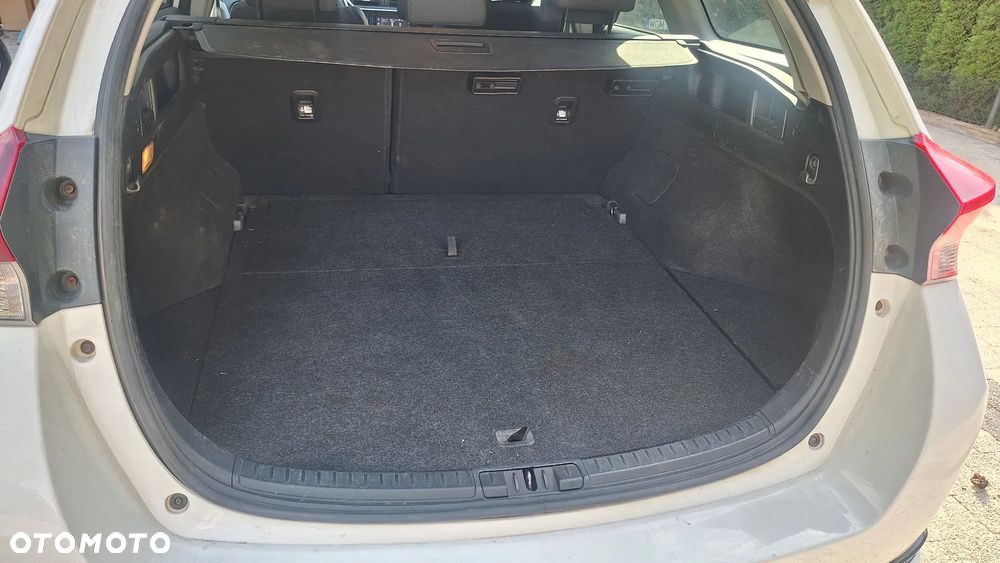 Toyota Auris - 10