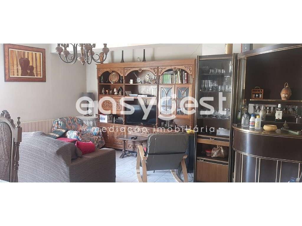 Apartamento T4 situado no coração da Vila de Torre de Moncorvo. - Grande imagem: 5/18