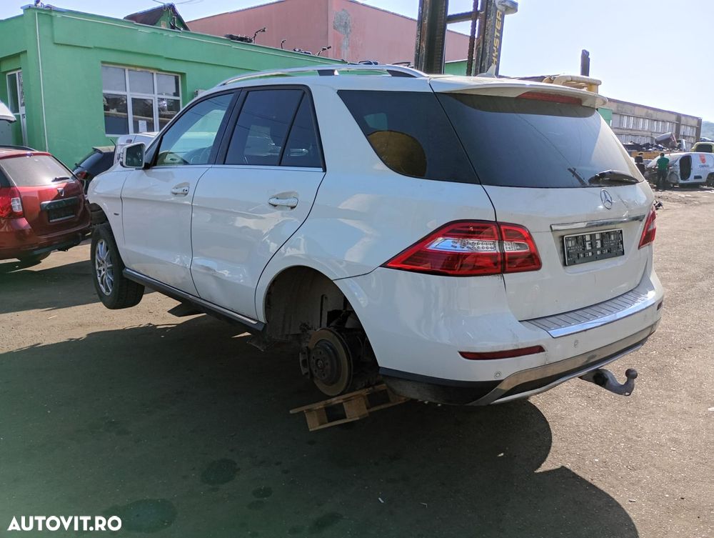 Pretensioner stanga spate A1668600769 Mercedes-Benz ML W166 [2011 - 2 - 8