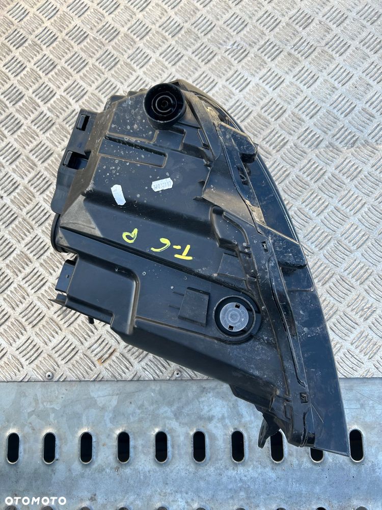 Lampa prawa Europa Valeo VW T6.1 7L1941006B - 6