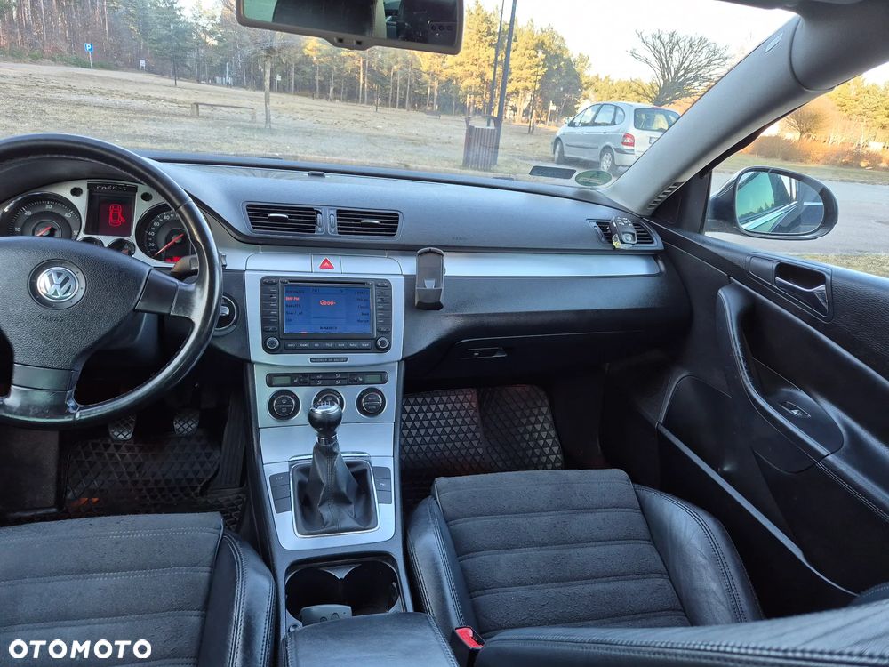 Volkswagen Passat 2.0 TDI DPF Highline - 15