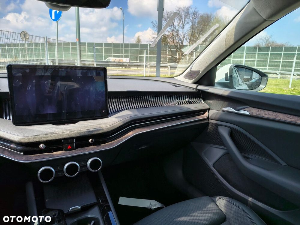 Skoda Superb 2.0 TDI SCR 4x4 L&K DSG - 23