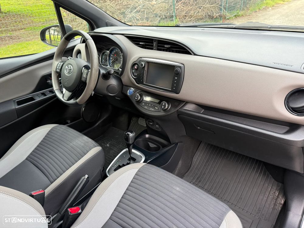 Toyota Yaris 1.5 HSD Square Collec.Bronze - 33