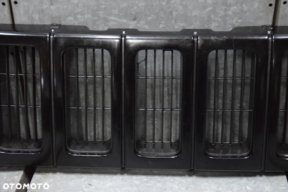 JEEP GRAND CHEROKEE ZJ GRILL ATRAPA - 3