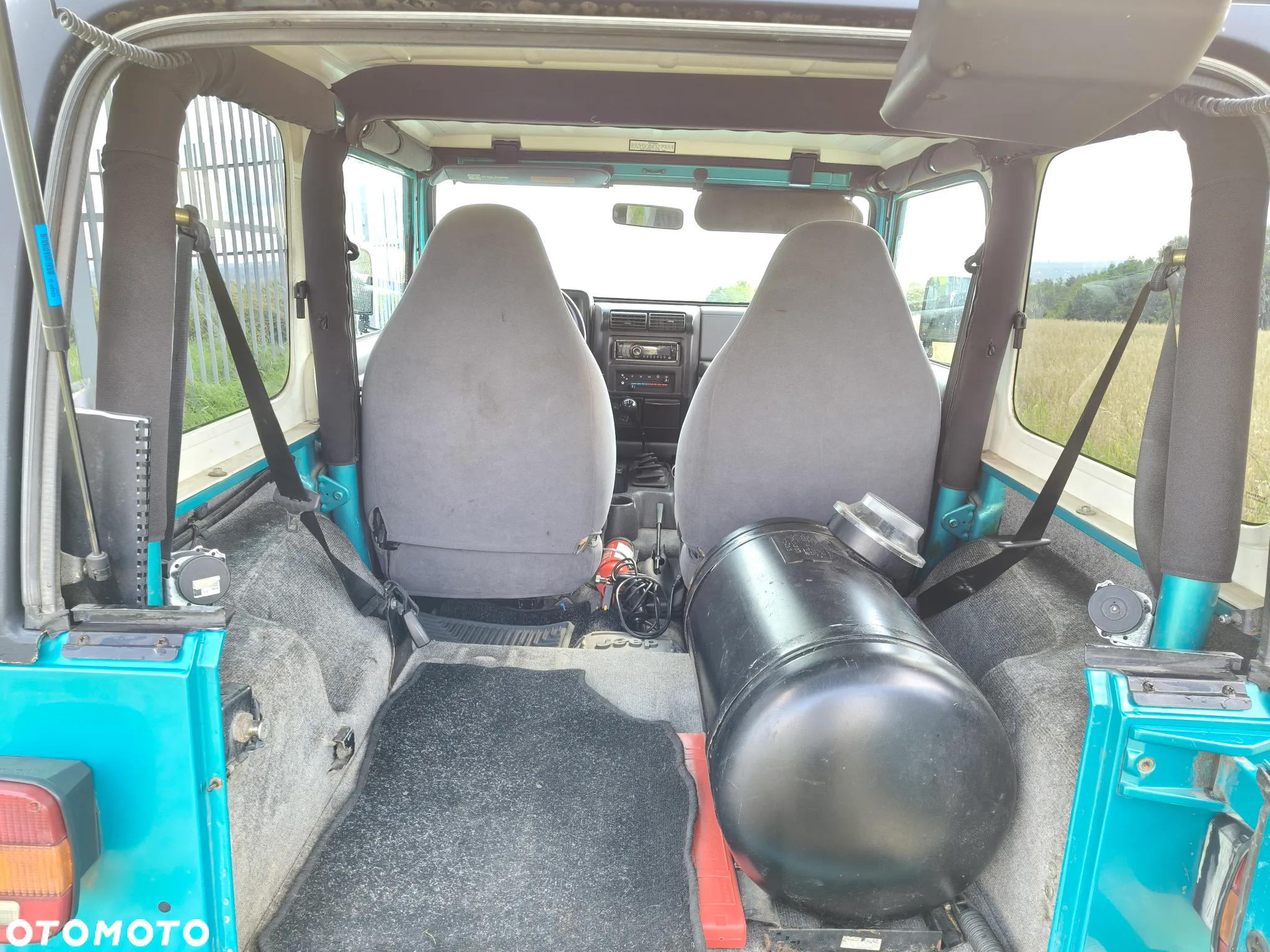 Jeep Wrangler 2.5L - 9