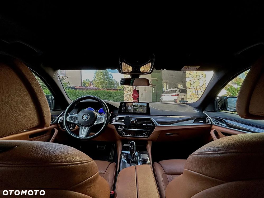 BMW Seria 5 520d xDrive - 12
