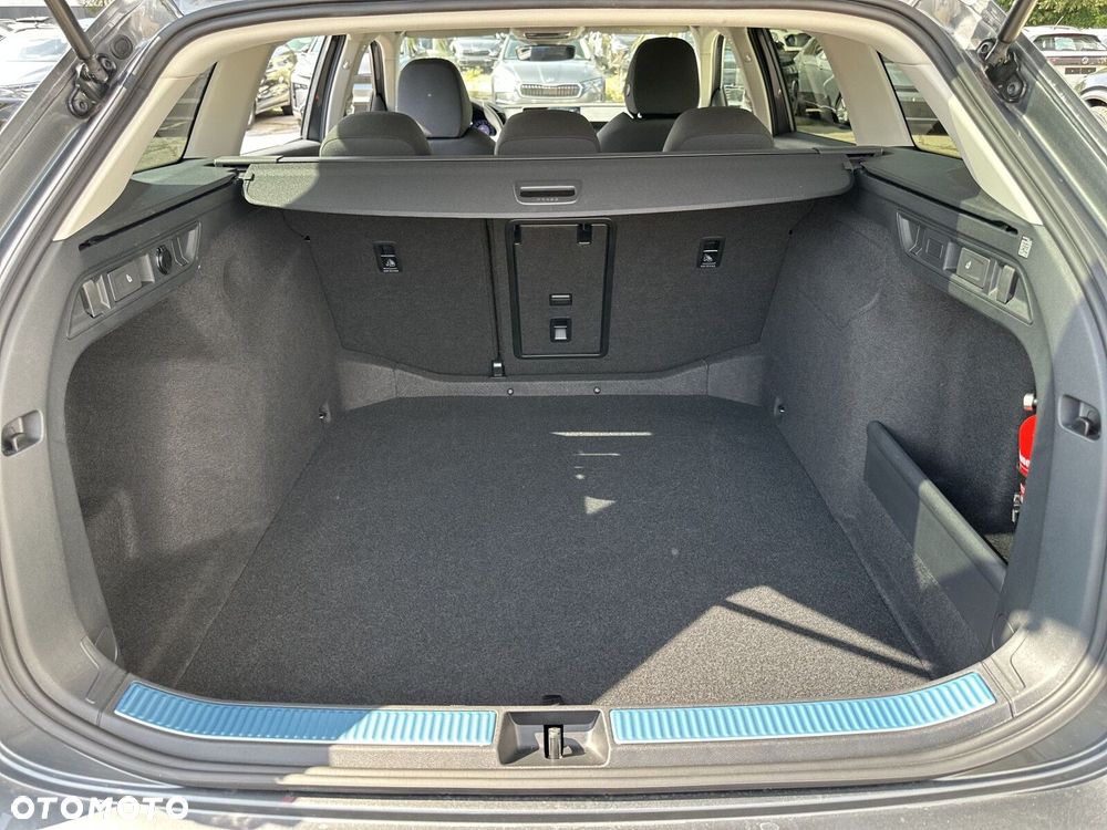 Skoda Superb 2.0 TDI SCR Essence DSG - 36
