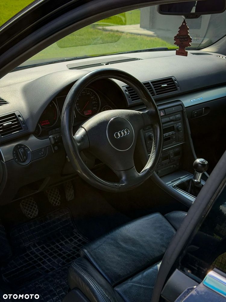 Audi A4 Avant 1.8 T quattro - 14