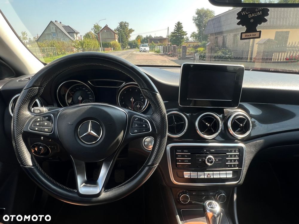 Mercedes-Benz CLA 200 - 7