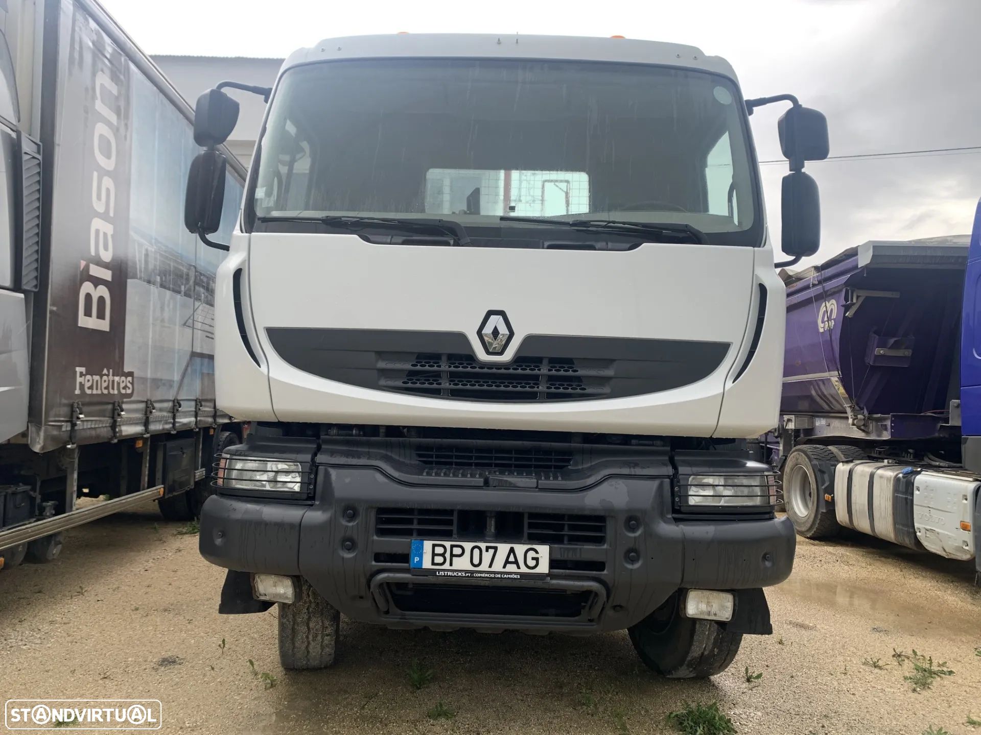 Renault KERAX 8X4 C/ GRUA PK 26002 EH C/ COMANDO - 1