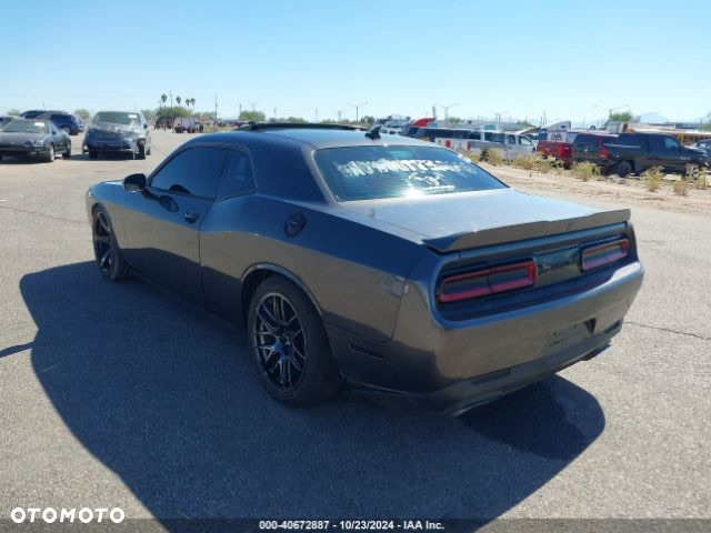 Dodge Challenger - 3