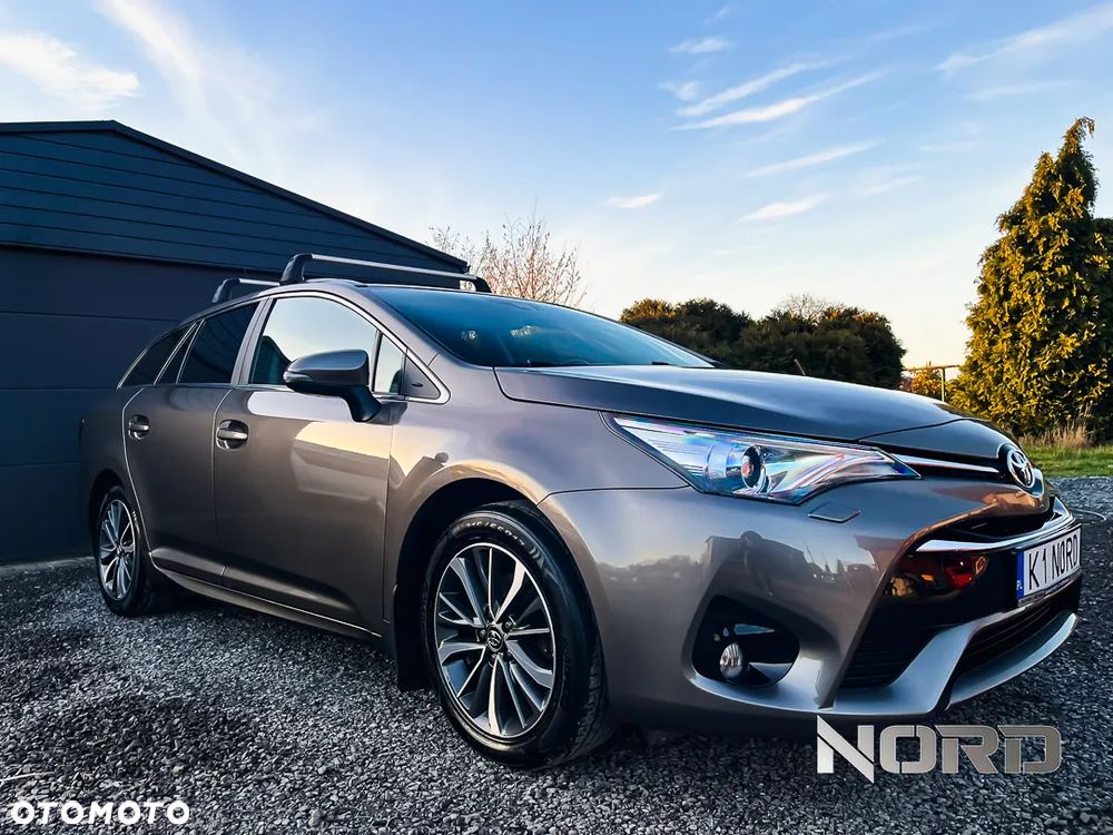Toyota Avensis 1.8 Premium MS - 4