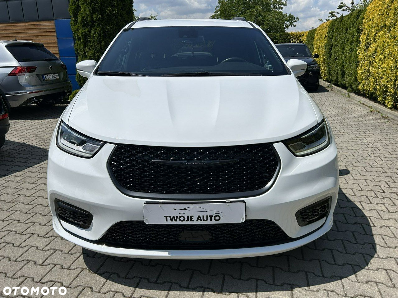 Chrysler Pacifica - 11