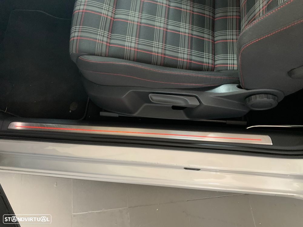 VW Golf 2.0 TSi GTi DSG Performance - 15