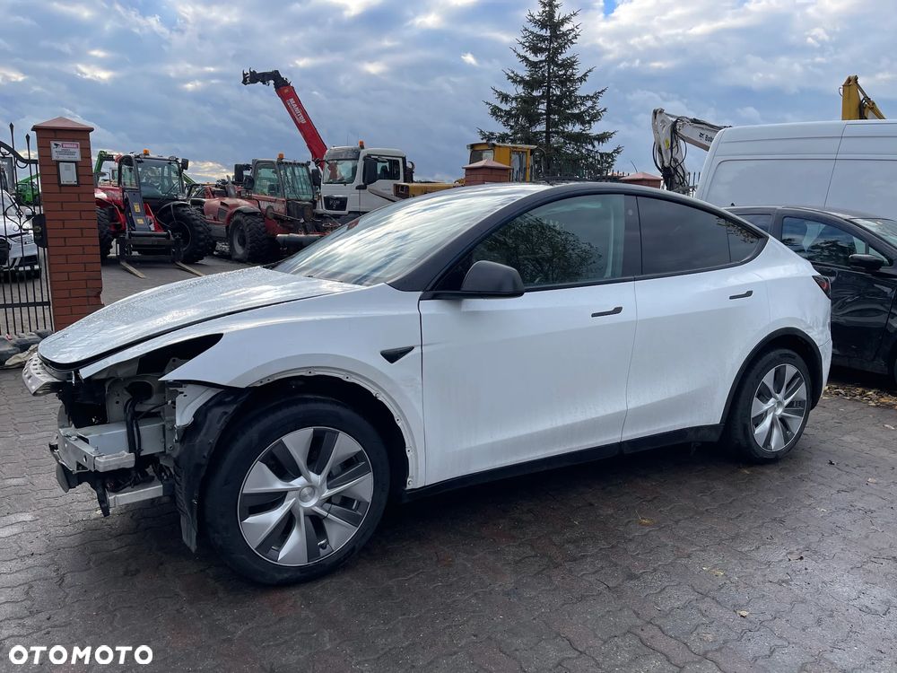 Tesla Y Model RWD - 22