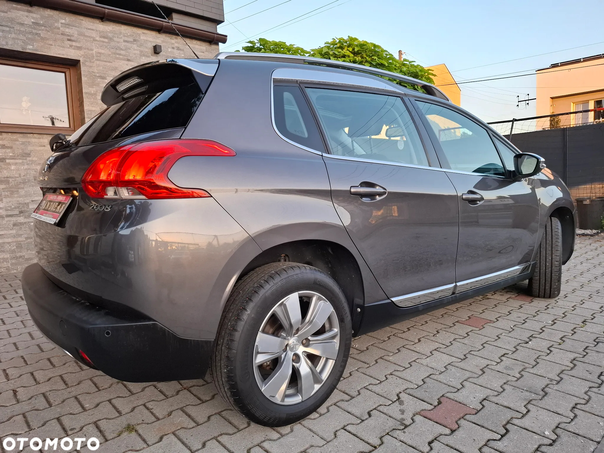 Peugeot 2008 1.6 BlueHDi Allure - 10