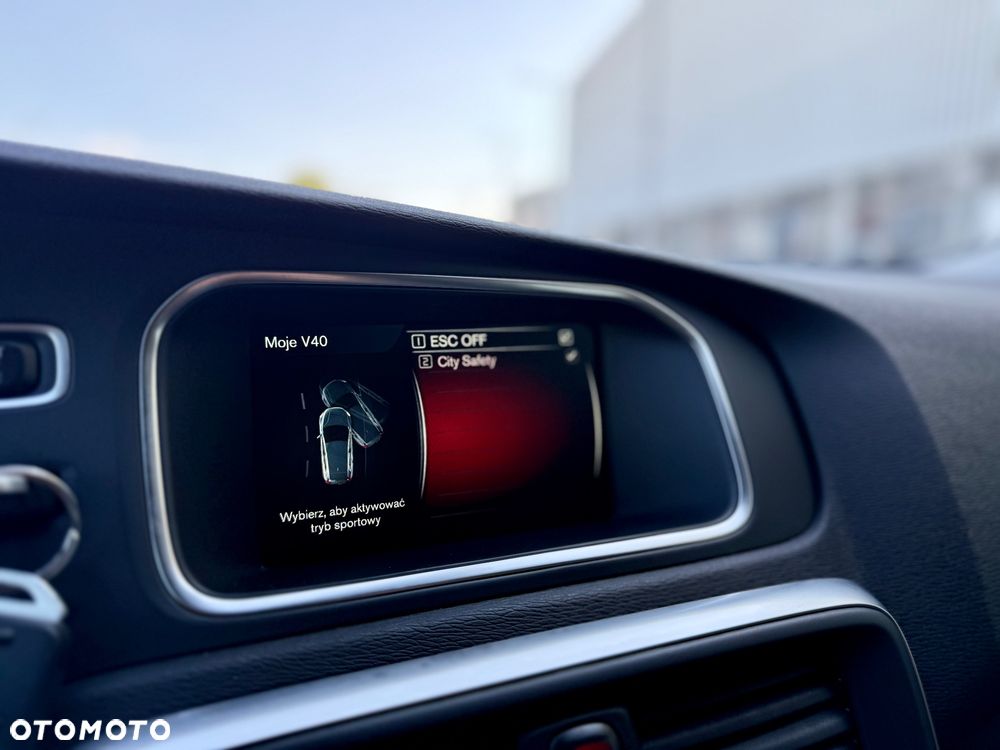 Volvo V40 D2 Drive-E SCR Momentum - 28