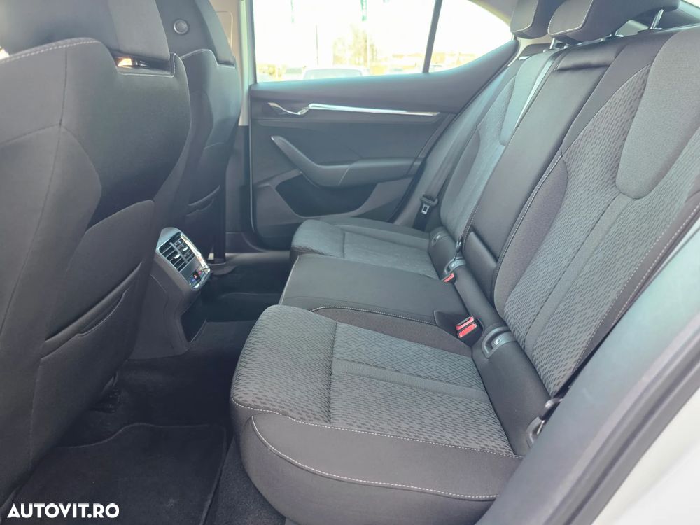 Skoda Octavia 2.0 TDI DSG Style - 39