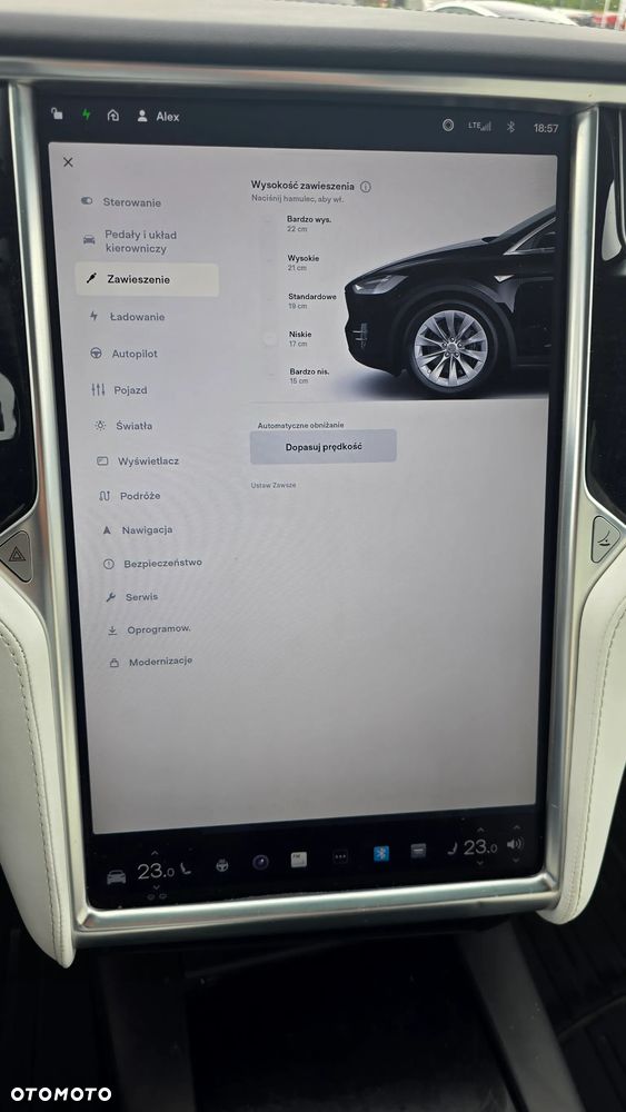 Tesla Model X - 19