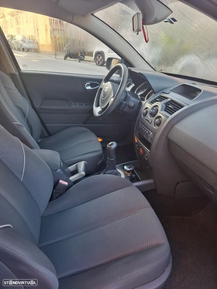 Renault Mégane 1.4 Confort - 11