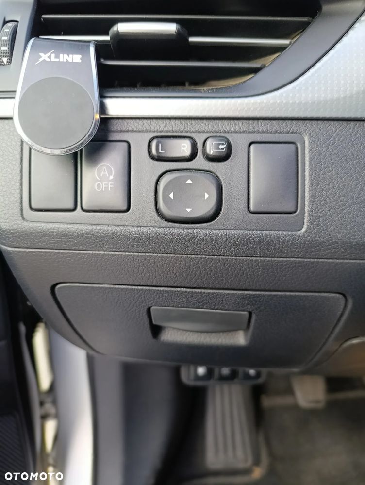 Toyota Avensis 2.0 D-4D Premium - 6