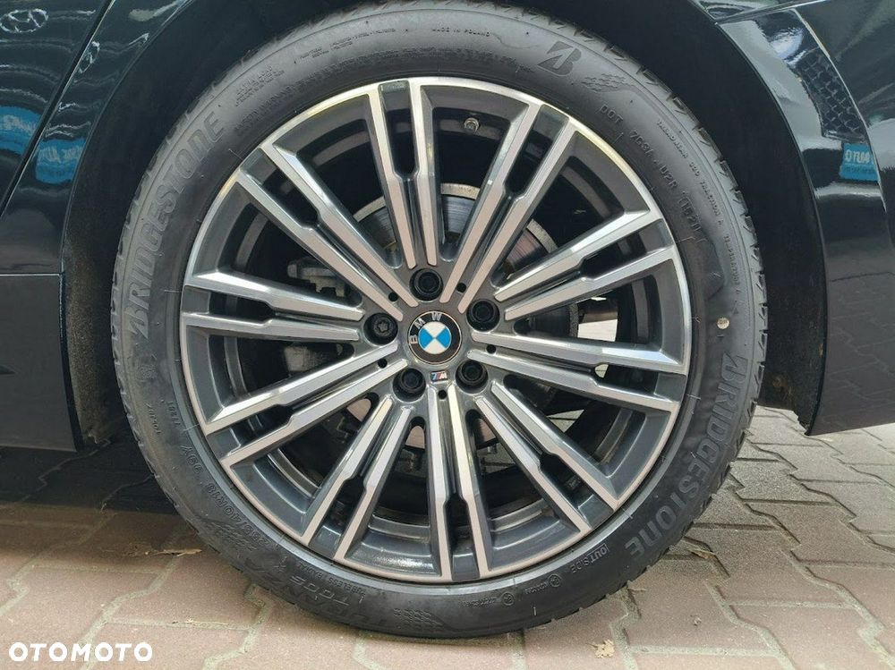 BMW Seria 3 320i M Sport - 12