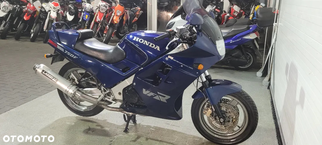 Honda VF - 27