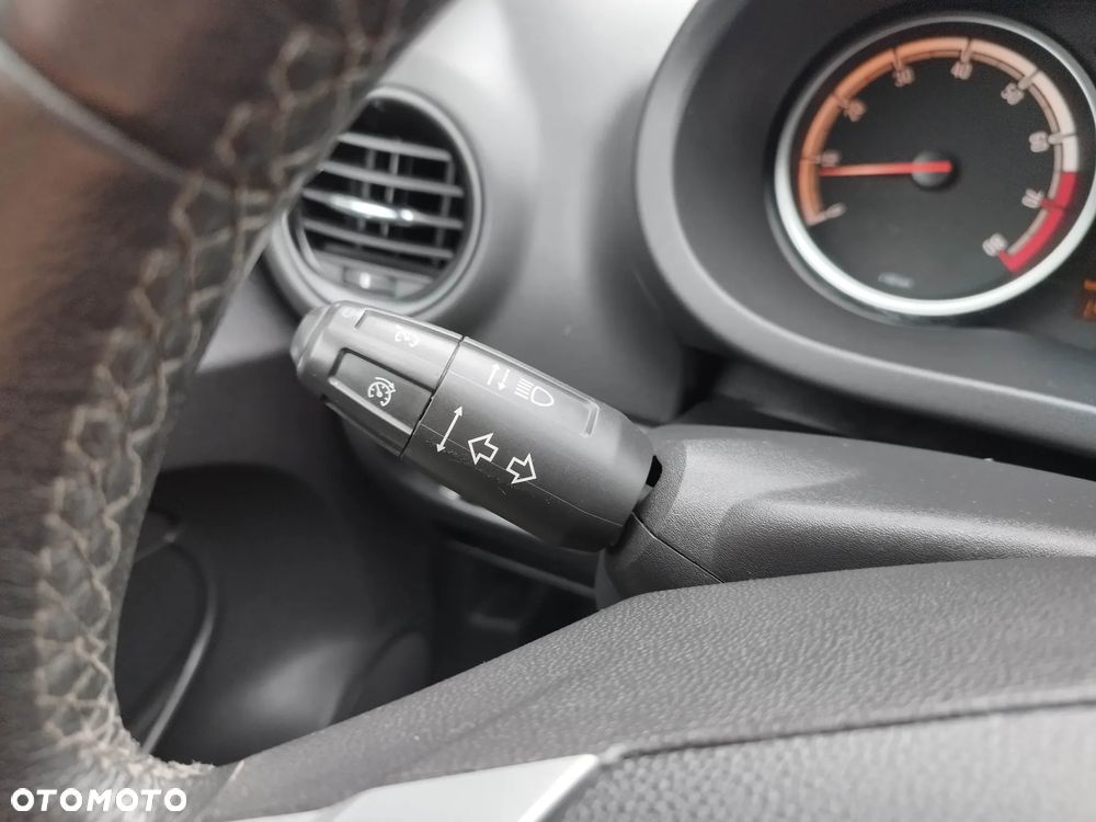 Opel Corsa 1.4 16V Innovation - 16