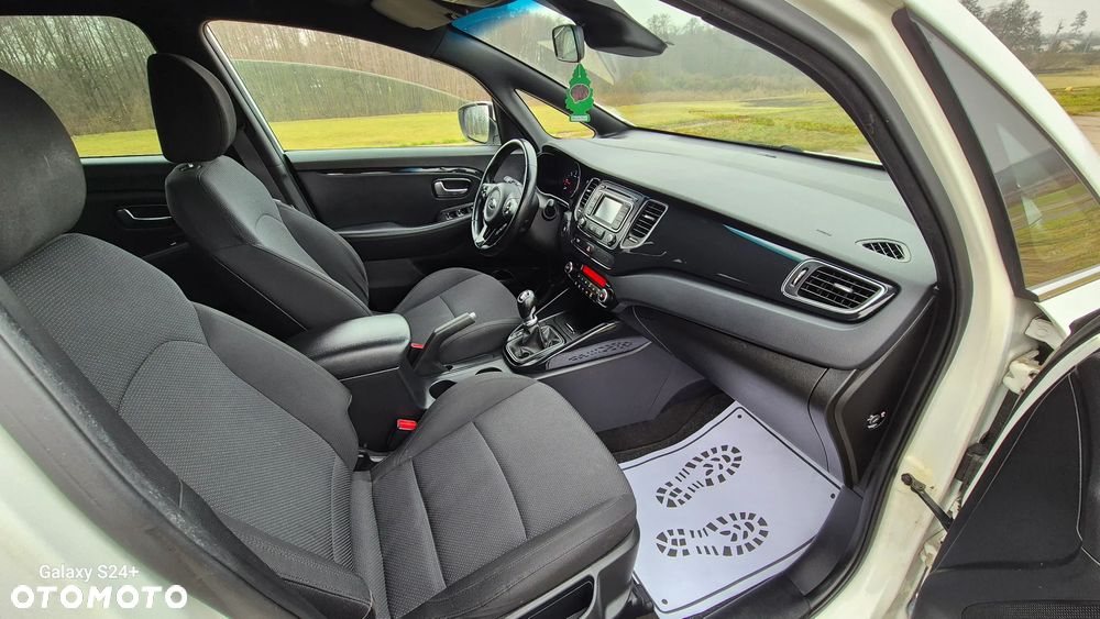 Kia Carens 1.7 CRDi 115 Dream Team Edition - 21