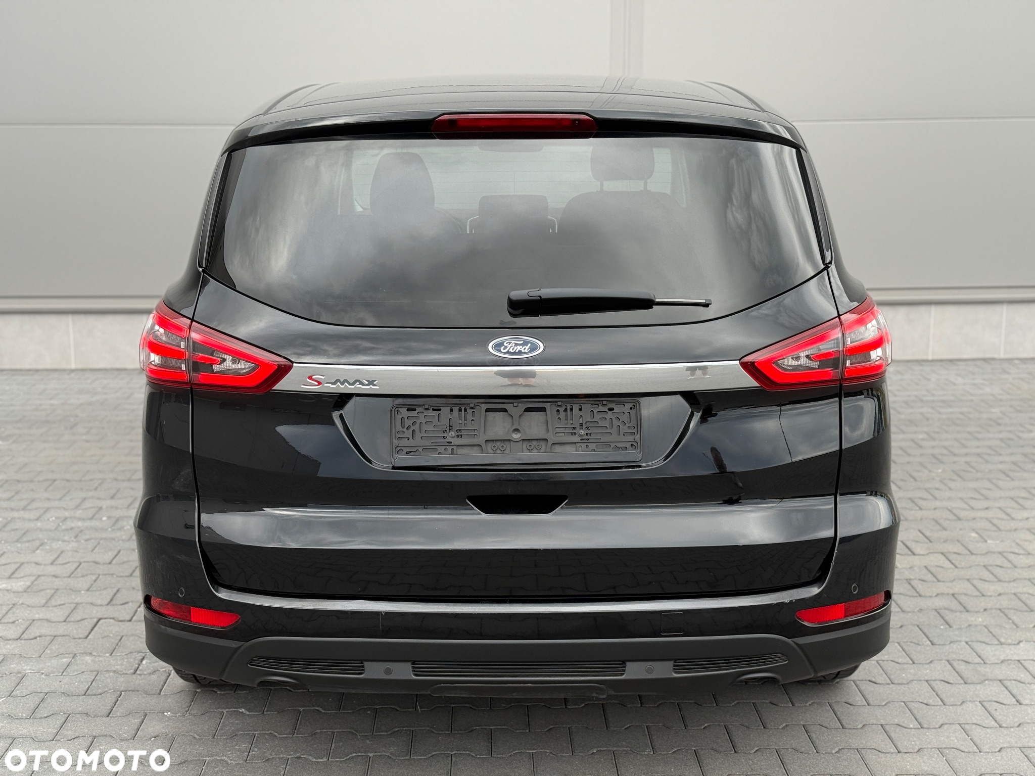 Ford S-Max - 11