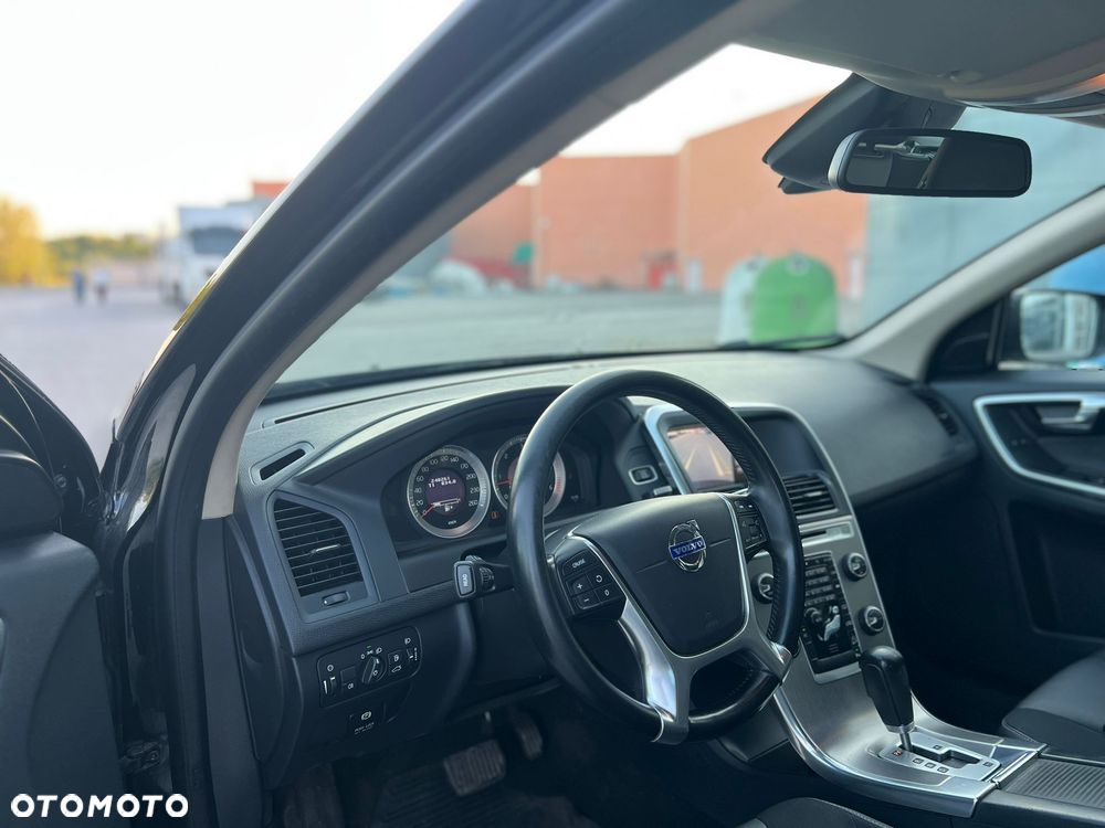 Volvo XC 60 2.4D AWD Momentum - 5