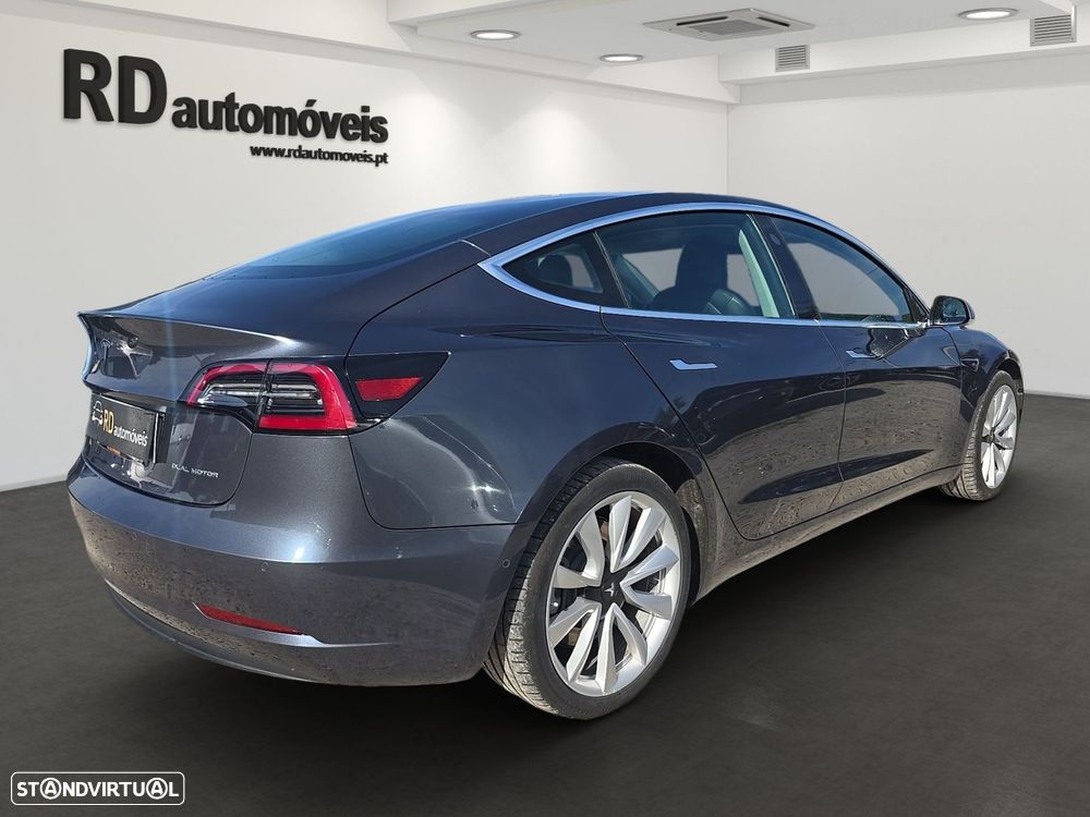 Tesla Model 3 - 3