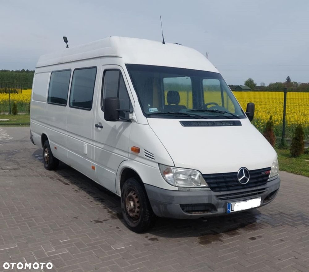 Mercedes-Benz Sprinter - 1