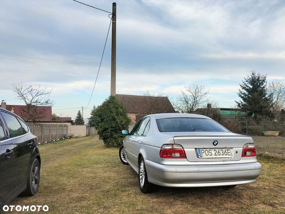 BMW Seria 5 525d - 11