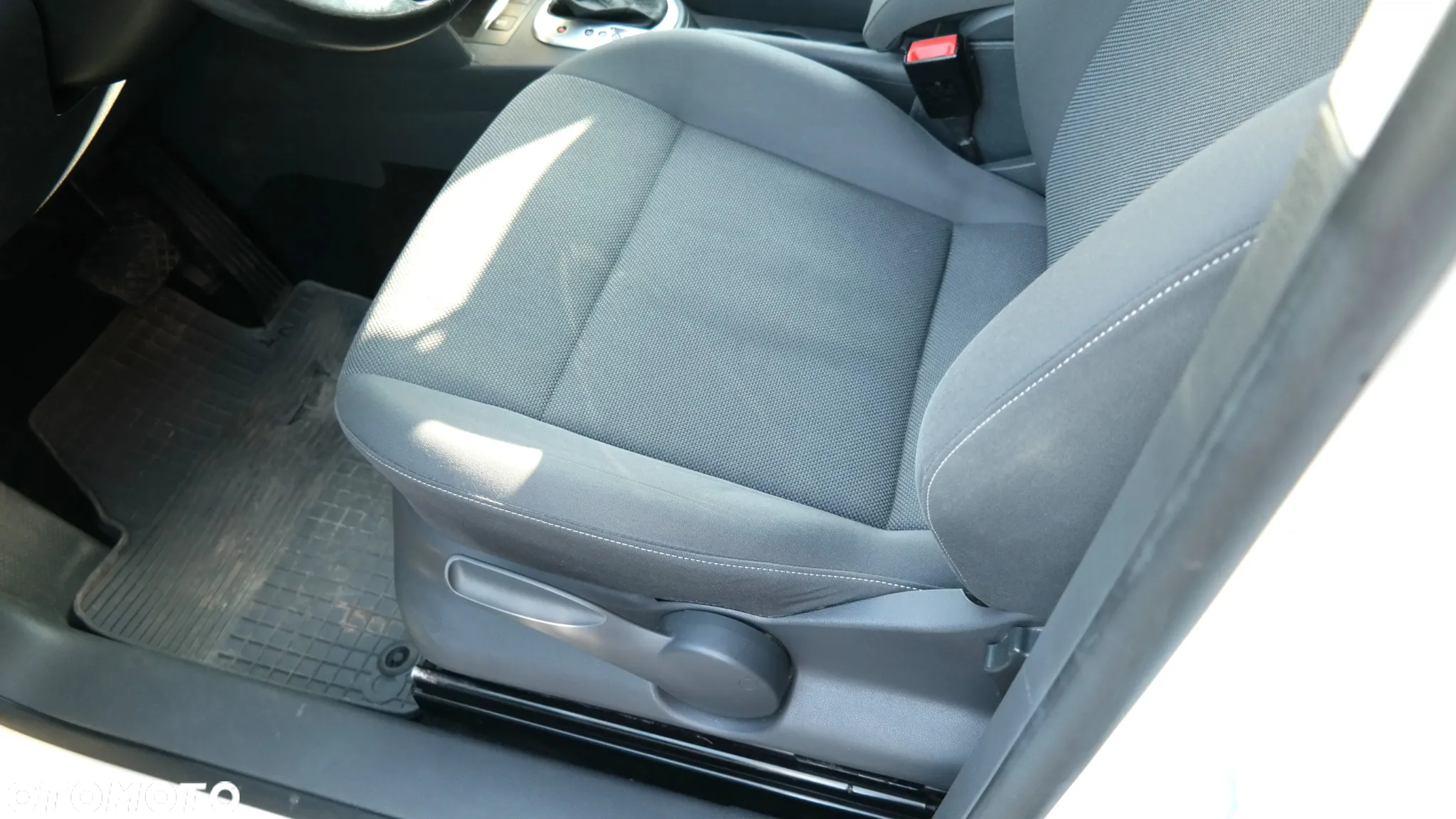 Volkswagen Caddy 2.0 TDI Comfortline DSG - 6