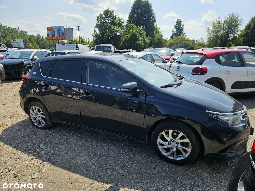Toyota Auris 1.8 HSD Luna - 6