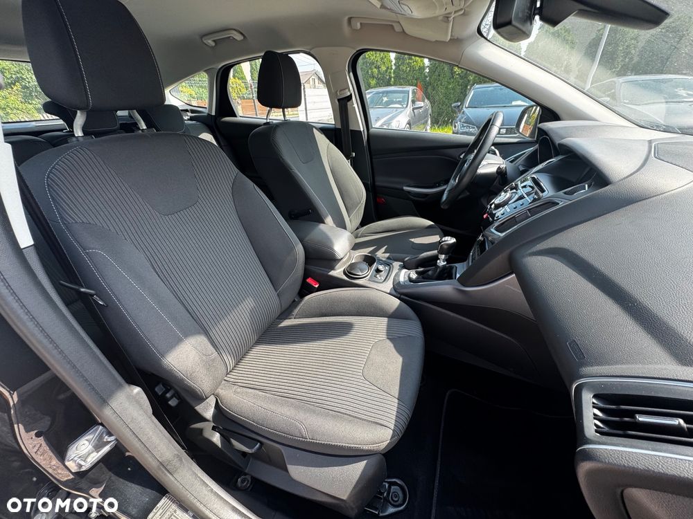 Ford Focus 1.6 EcoBoost Titanium - 36