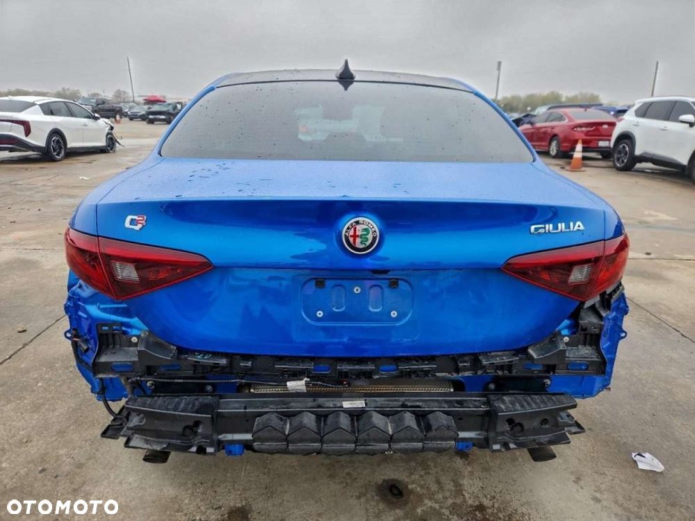 Alfa Romeo Giulia - 5