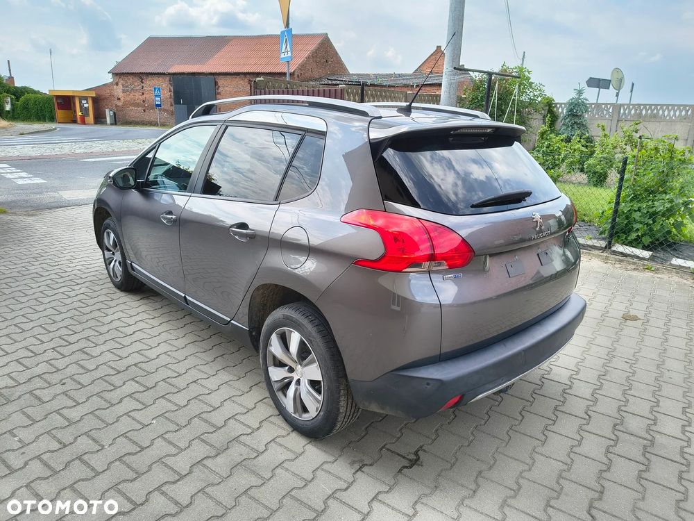 Peugeot 2008 - 11