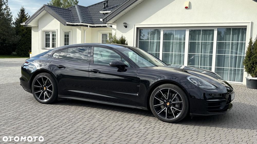 Porsche Panamera 4 E-Hybrid - 1