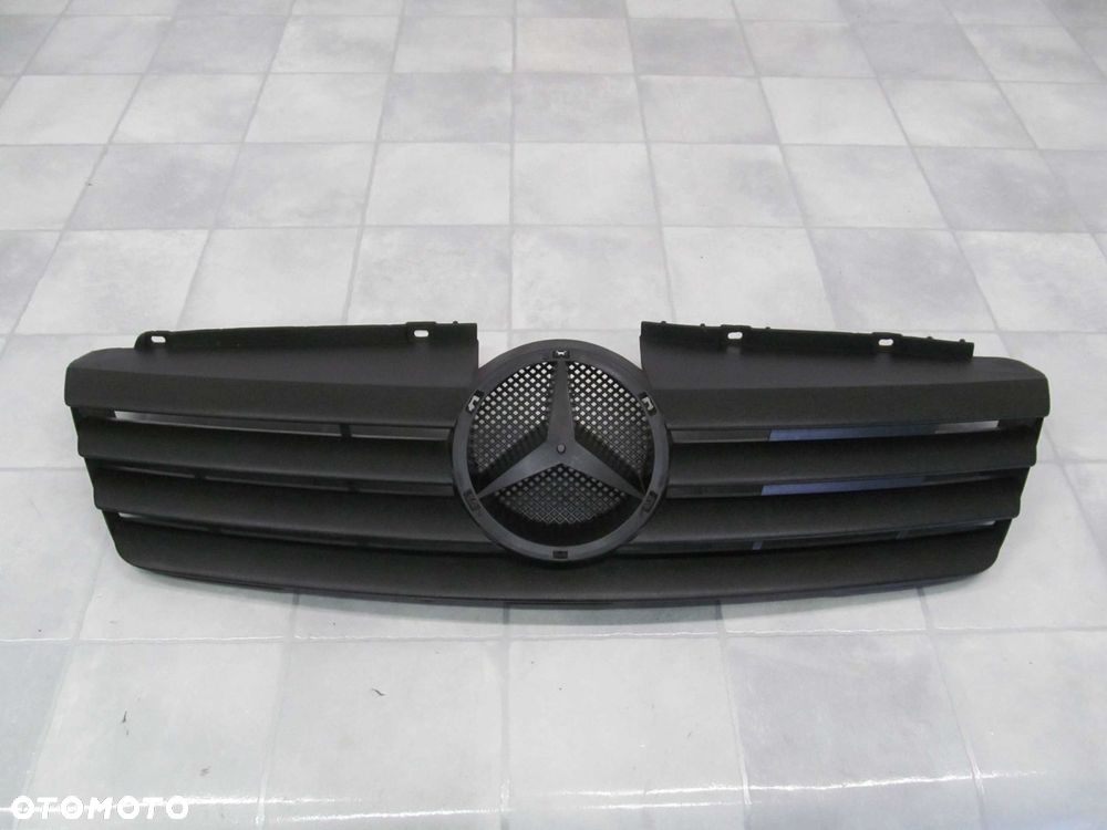 MERCEDES VANEO W414 01-05 GRILL ATRAPA - 1
