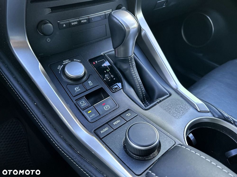 Lexus NX 300h Comfort AWD - 17