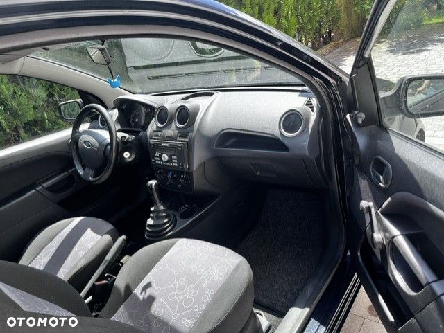 Ford Fiesta 1.3 Ambiente - 13