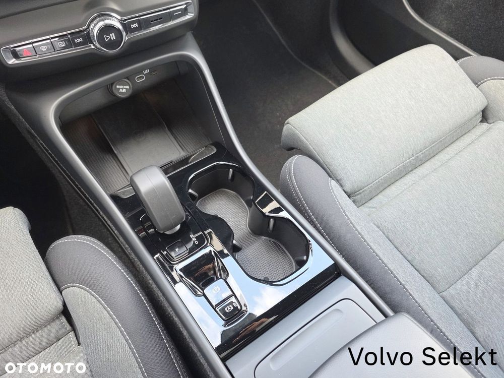 Volvo XC 40 - 30