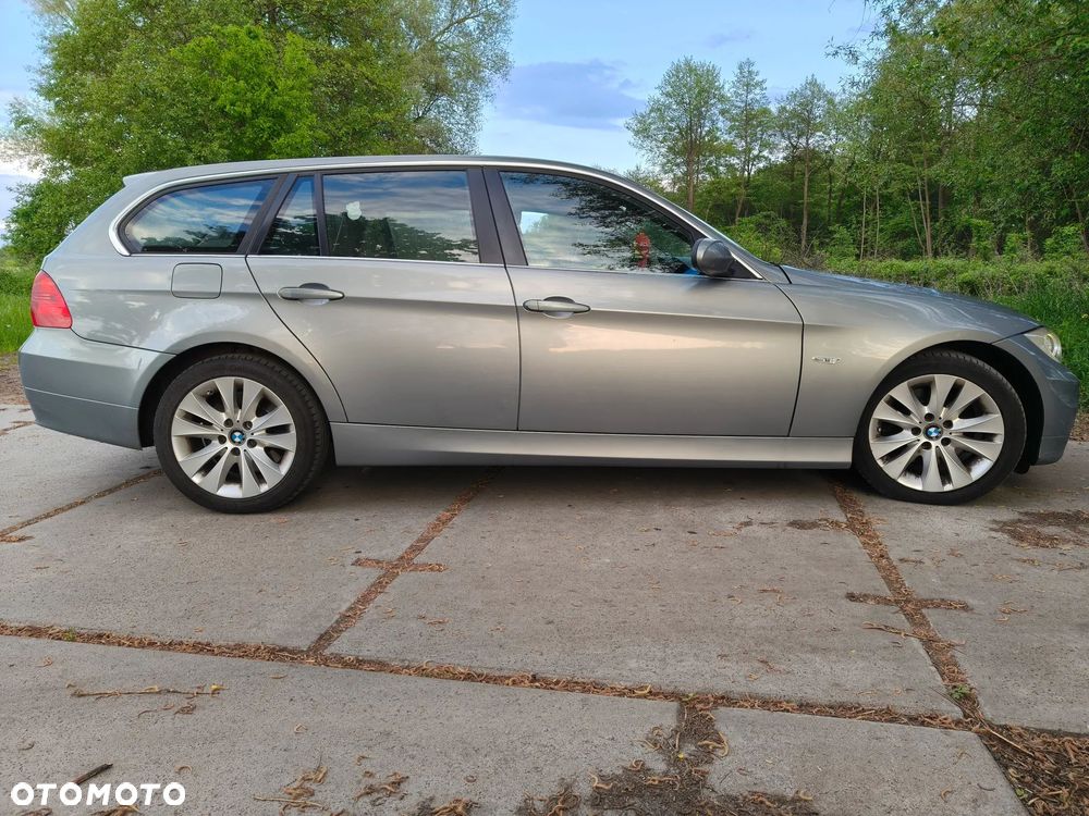BMW Seria 3 330xi - 4
