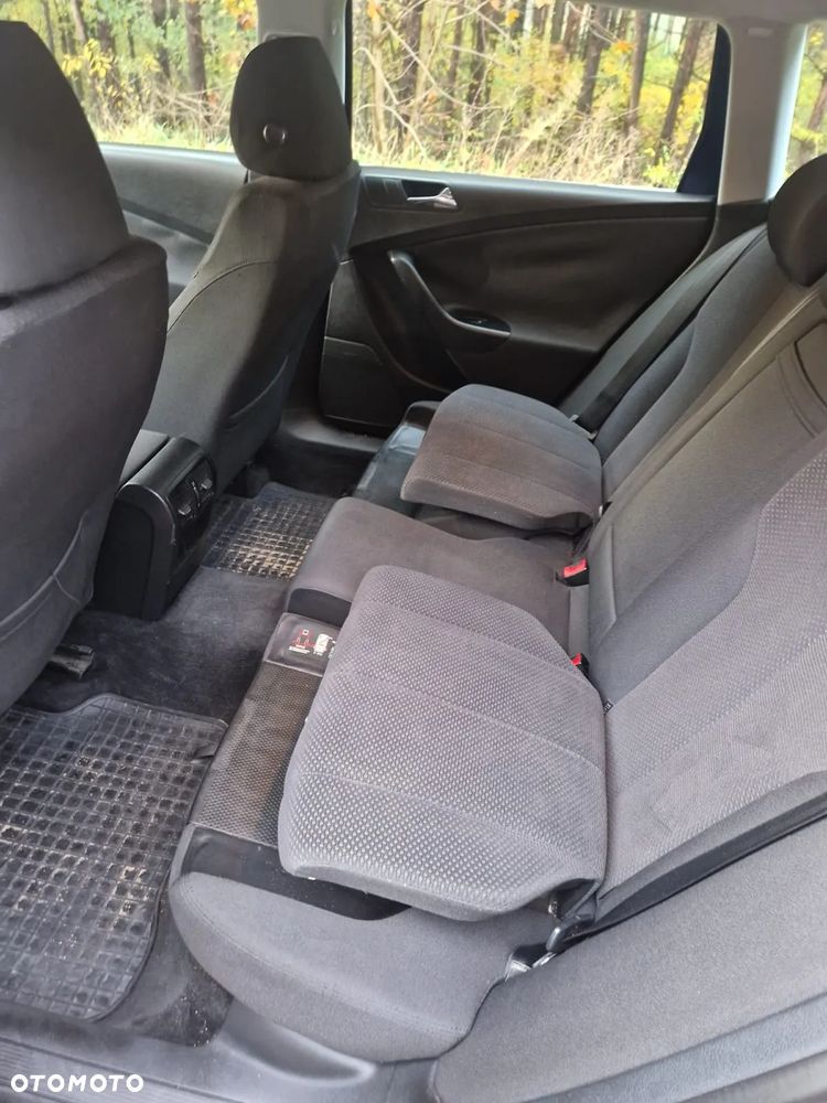 Volkswagen Passat Variant 1.9 TDI DPF BlueMotion - 13