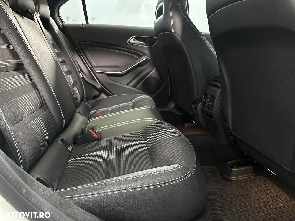 Mercedes-Benz A 200 d 7G-DCT - 12