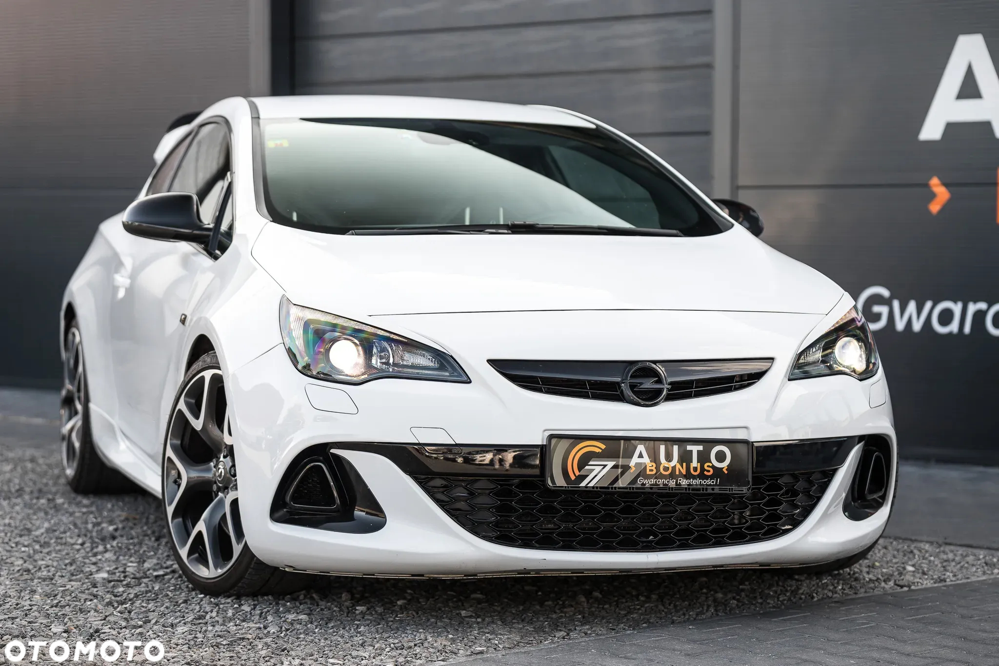 Opel Astra IV GTC OPC - 2