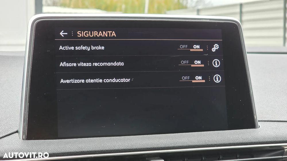 Peugeot 3008 1.2 PureTech 130 EAT8 GT - 34